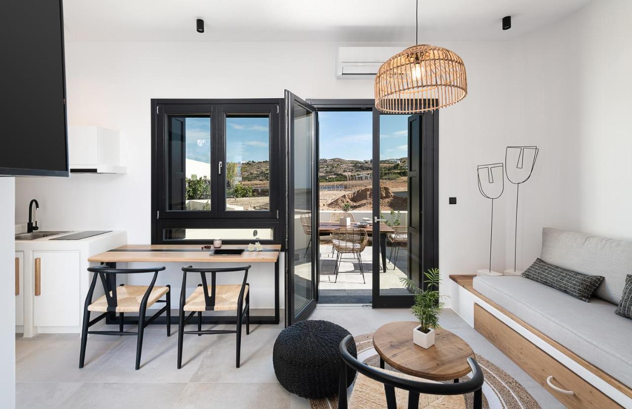 Athina Milos Suites Adamantas  Exterior foto