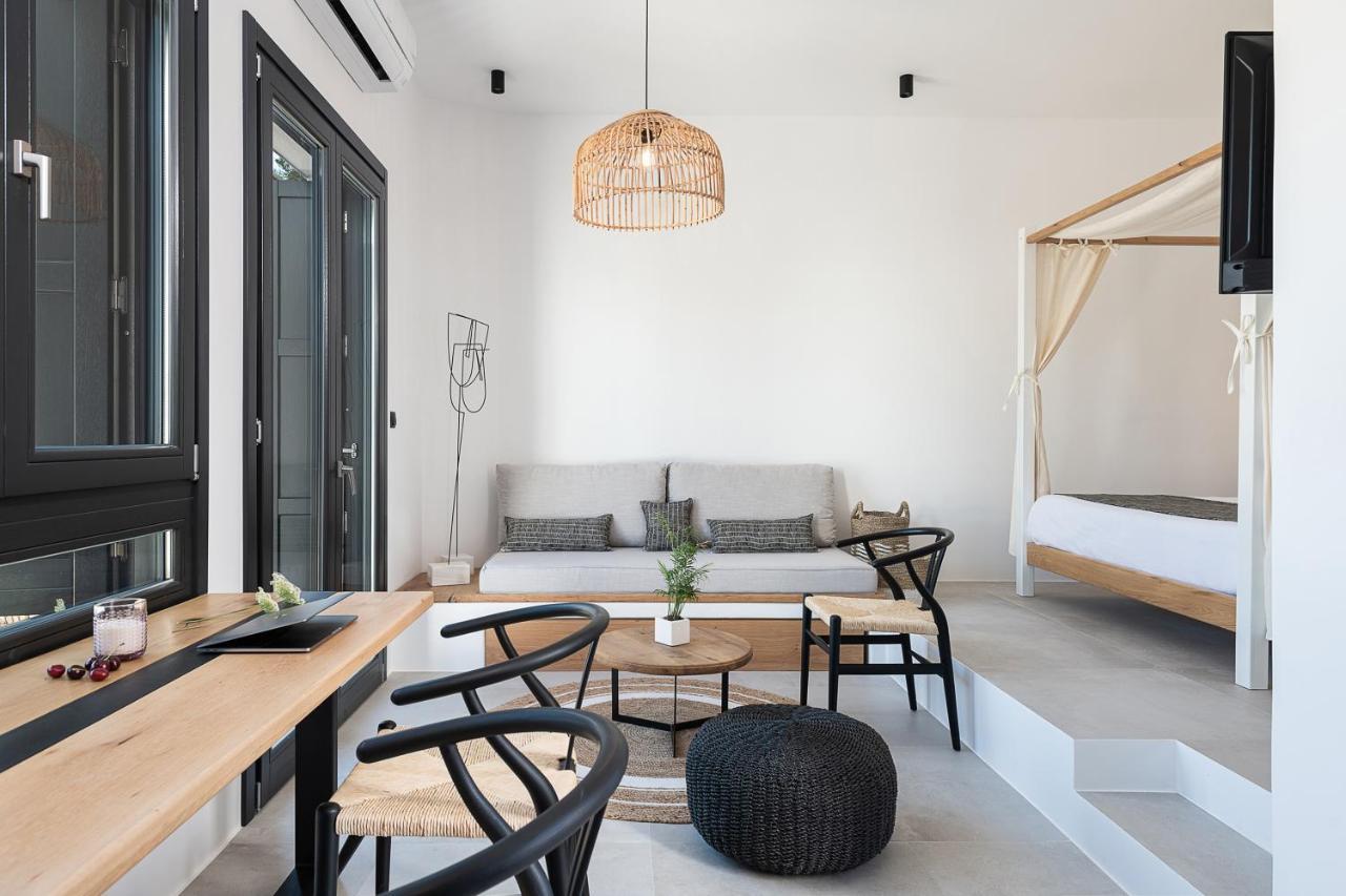 Athina Milos Suites Adamantas  Exterior foto